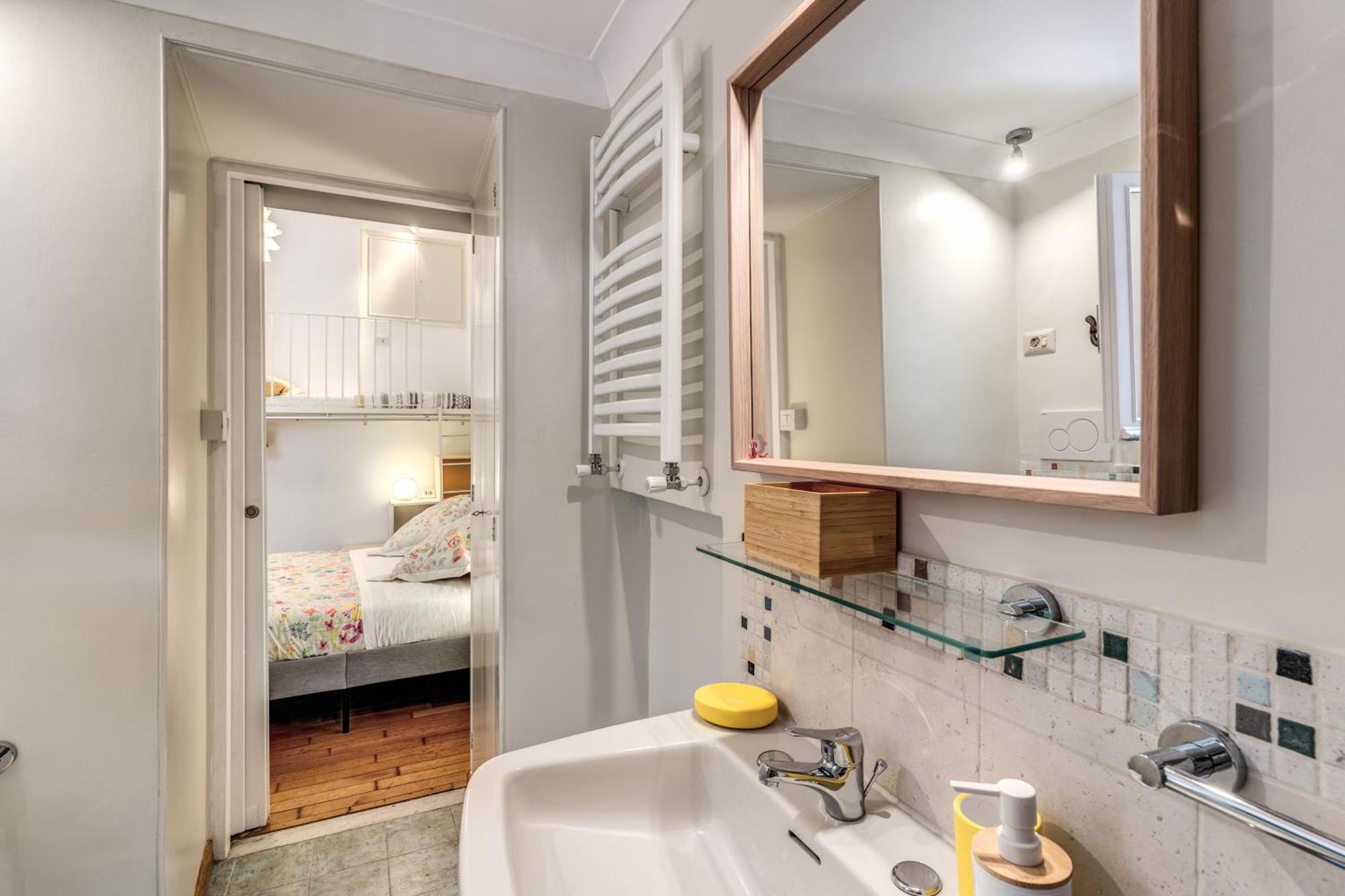 Elegant Apartment Behind The Colosseum Roma Exterior foto