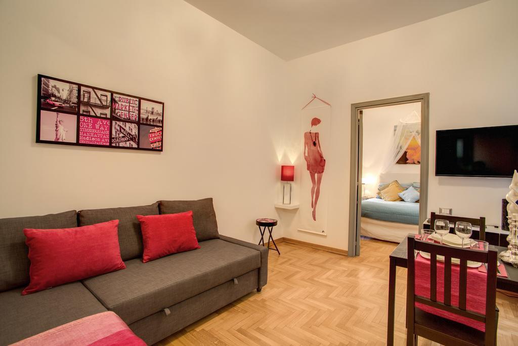 Elegant Apartment Behind The Colosseum Roma Exterior foto