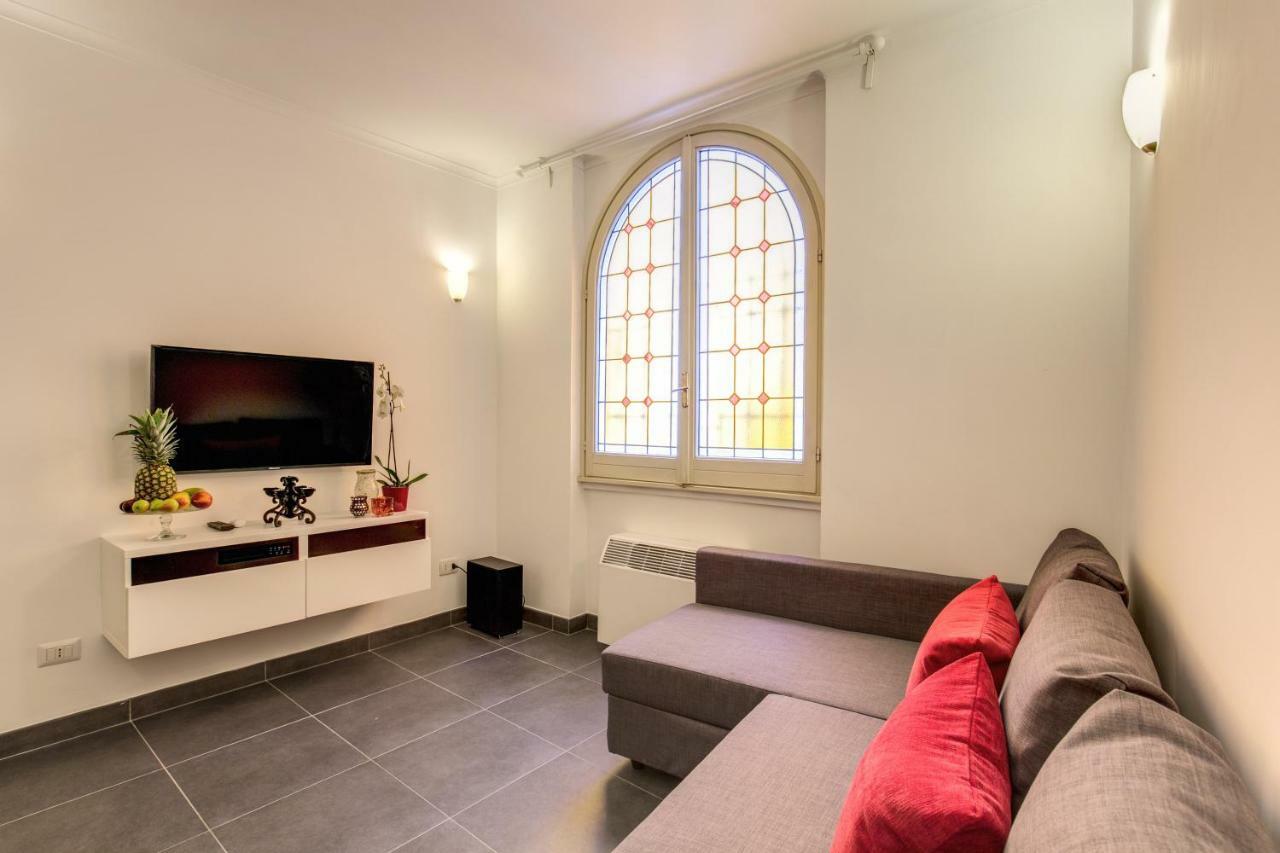 Elegant Apartment Behind The Colosseum Roma Exterior foto