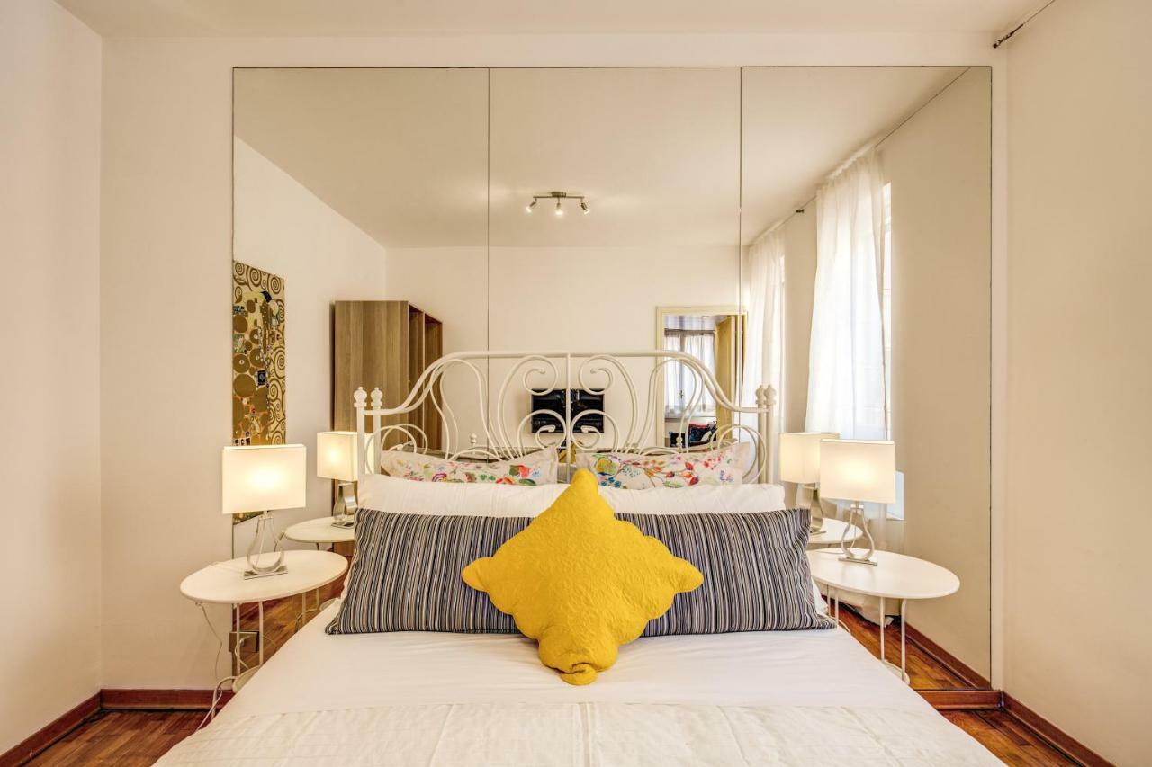 Elegant Apartment Behind The Colosseum Roma Exterior foto